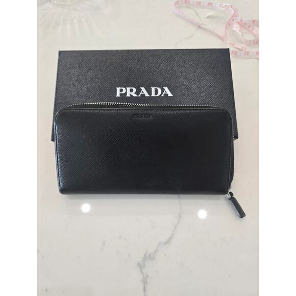 Prada Long Wallet Giftable Condition w box Black - Picture 1 of 10